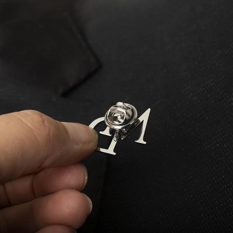 Tangula Custom Initials Brooch - Men Accessories Brooch recension och pris